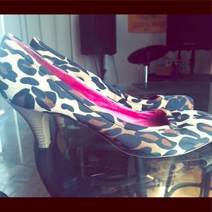 Size 10 KensieGirl Leopard heels. Worn once.